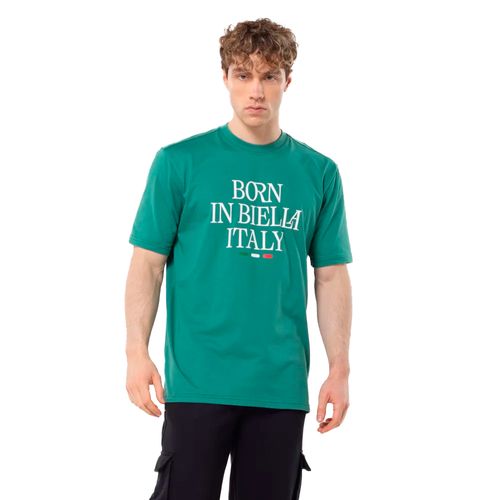 REMERA FILA BORN IN BIELLA LETTER COMFORT HOMBRE
