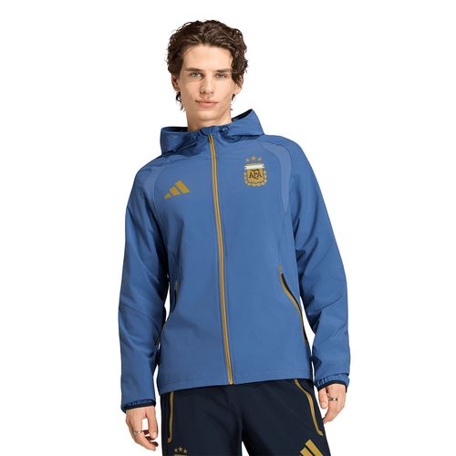 CAMPERA ADIDAS PERFORMANCE SELECCIÓN ARGENTINA AFA TRAVEL HOMBRE