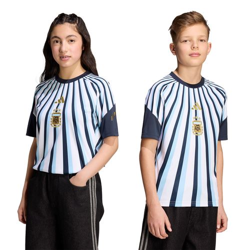 REMERA ADIDAS PERFORMANCE SELECCIÓN ARGENTINA AFA 26 PRE PARTIDO NIÑOS