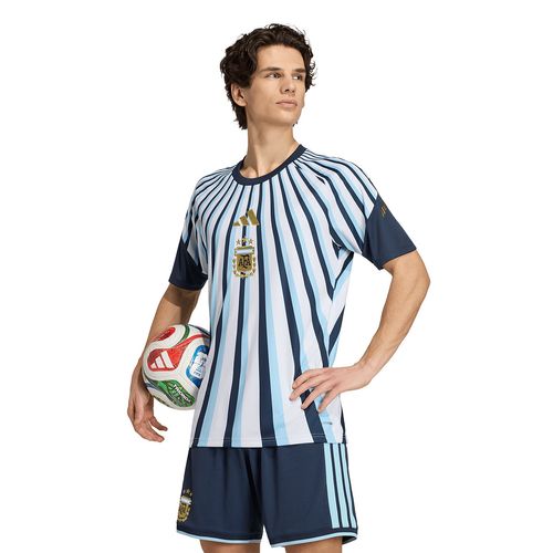 REMERA ADIDAS PERFORMANCE SELECCIÓN ARGENTINA AFA 26 PRE PARTIDO HOMBRE
